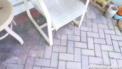 Asteria Jade Gets Railed By The Delivery Boy