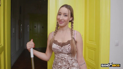 Maid IAmLulaaaBlonde Enjoys A BBC Ride After Cleaning