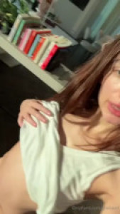 Gloria Sol Poses And Masturbates For The Camera