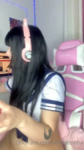 Jenniieuwu Masturbates On Her Gaming Chair