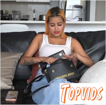 Cristina Carnal - When a hot mom twerks