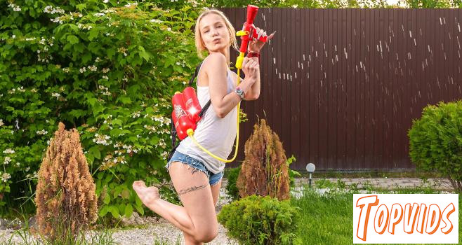 Tea Mint - Squirt gun and pussy fun