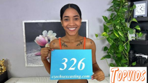 Linda Baker - Hot babe from Colombia is ready to conquer the world of modeling - E326