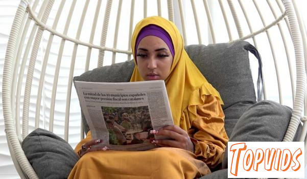 Luna Black X - Tired wife in hijab gets sexual energy