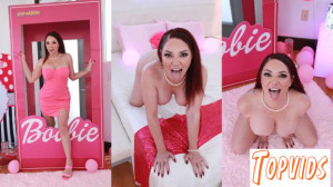 Kiki Daire - The Voluptuous Model