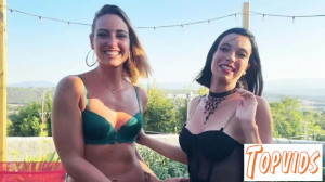 Mia & Pam - Mia And Pam - A Quartet Perfectly Orchestrated By Mia And Pam