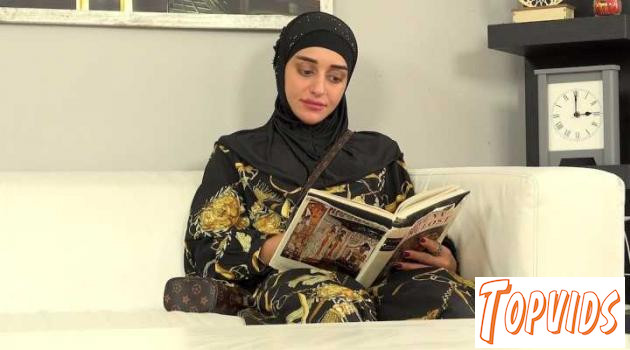 Aramix - Sweet woman in hijab tried on salesman's dick instead of new clothes - E271