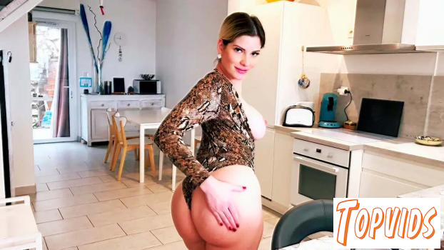 Rose Daniel - Rose reveals her intimacy...