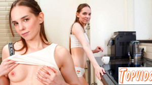 Eliza Crystal - Eliza masturbates on her comfy chair