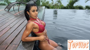 Cah Inacio - Horny Brunette Brazilian with Great Ass Fucked in the Garden