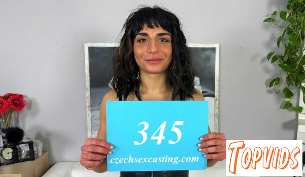 Lola - Sexy Italian babe wants some work - E345