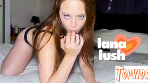 Lana Lush - Lekkere Lana ligt op jouw bed
