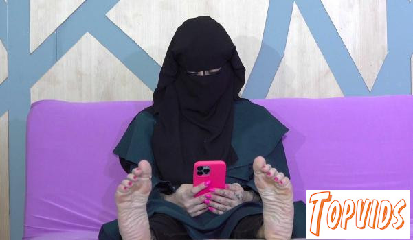 Lady Blondie - Lazy bitch in niqab loves hard dicks - E289