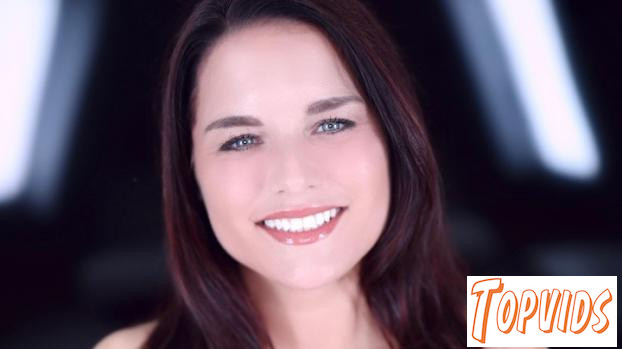 Ashley Renee - Amateur Allure Introduces Ashley Renee A Sexy Milf That Gets All Tingly When Arousing A Guy