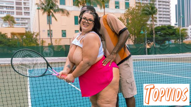 Luna Lark - Serving Luna's Ass