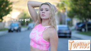 Ellie Smoke - E392