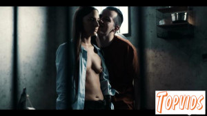 Amirah Adara - Free To leave