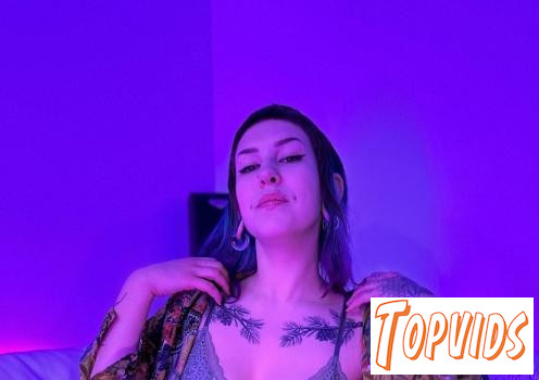 Sammie - Hot Big Boob Model Sam Using A Big Black Dildo Deep Female Orgasm