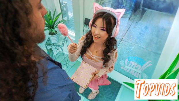 Lulu Chu - Lulu the Tiny Manga Muse
