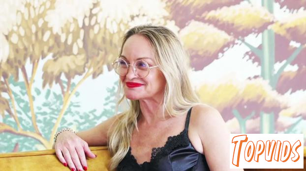 Sonia & Luna - Sonia, 50, finally discovers herself...