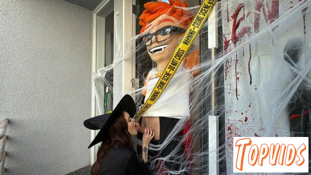 Chloe Foxxe - Sexy Witch Chloe Foxxe Puts a Spell on Porn Dude