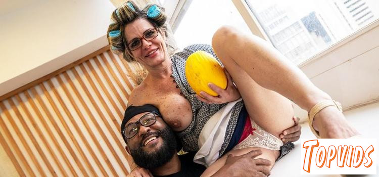 Sabrina Fit - Big clit mature loves anal