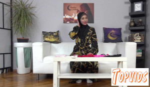 Rouss Black - She gave him a fashion show in underwear and hijab