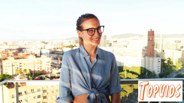 Gigi - Gigi, 28 years old, manager of a clothing store!