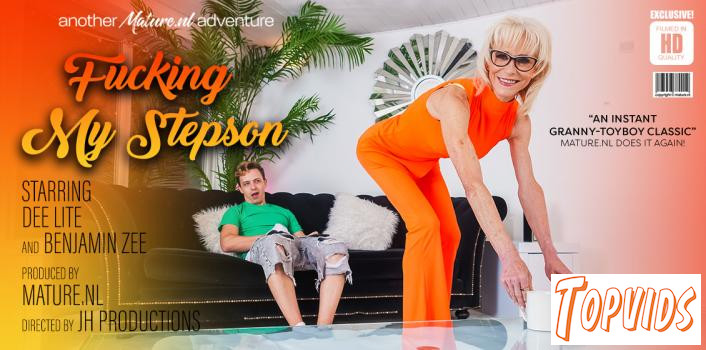 Dee Lite - Granny Loves to fuck her hot stepson!