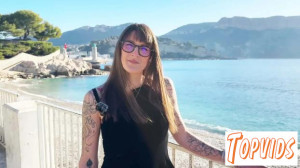 Lady - Lady expects but does not wait...