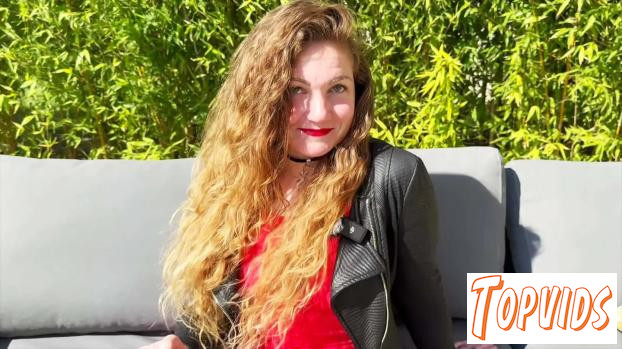 Anastasia - Anastasia prefers to be with others...