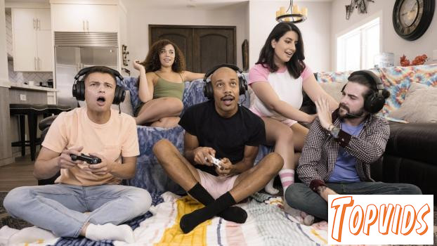 Willow Ryder & Sarah Arabic - Fucking With The Gamers