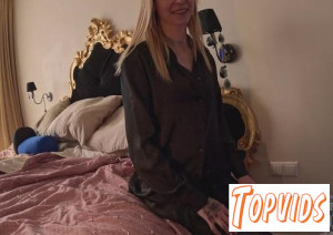 Bleika - Bleika Gets Fucked Hard Deep And Fast By The Fucking Machine And Cums With Hitachi Dirty Director