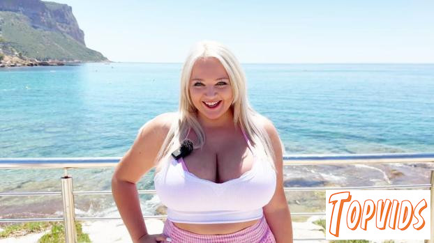 Lana - 25 years old, has some serious assets to show off!