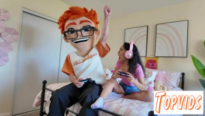 Sarah Lace - Gamer Girl Sarah Lace Grinds with Porn Dude