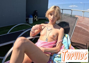 Mia18 - Mia18 Oiling Her Body Up Outdoors Sunbathing Then Showering Off