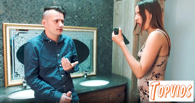 Gigi Max - Gigi Max hoort een geil geluidje