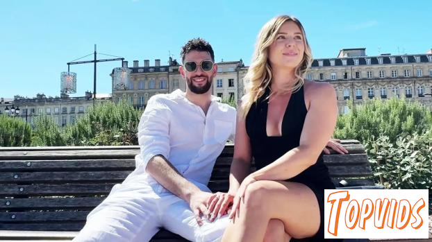 Ambre & Cataleya - Exhibitionism galore in Bordeaux with Ambre and Cataleya!