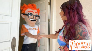 Luna Legend - Luna Legend Gets Inked by Porn Dude