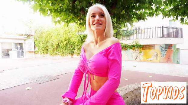 Eva - Eva, 34 years old, has a very wide appetite for hardcore!