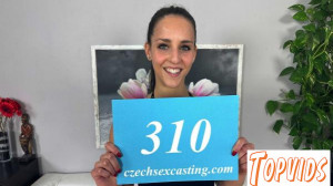 Betzz - Czech exhibitionist wants to show her sexy body - E310