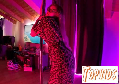 Babyhunterz - Babyhunterz Sexy Striptease Dancing