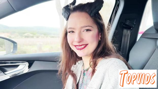 Granny Donuts - Granny Donuts, 28 years old, comes to continue her hardcore experiences... with a smile!