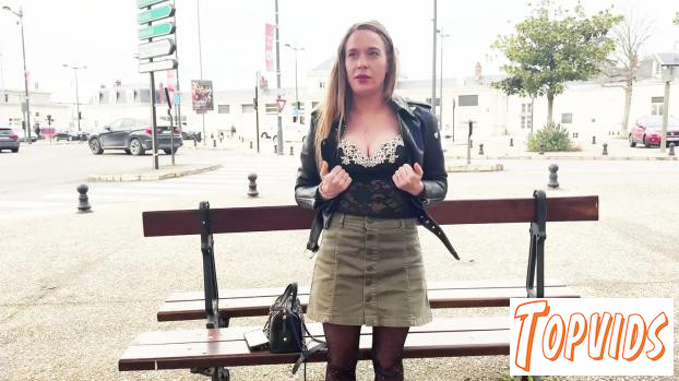 Authantik - Two men, the acknowledged desire of Sandra Authantik, 37 years old...