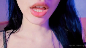 PuuGirl Closes Up On Creamy Pussy Fingering