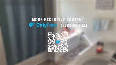 Brooketilli Gets A Facial In The Bathtub