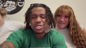 Diabeticoochie Shares Lil D's Cock With Her BFF