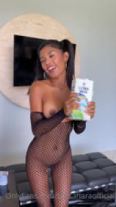 Tita Sahara Uses Sex Toys In Food Play