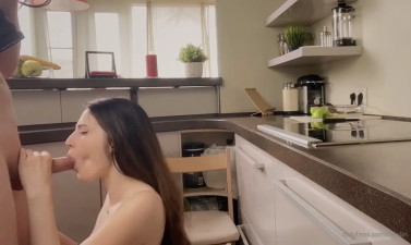 Brunette Reislin Gives An Oral In The Kitchen