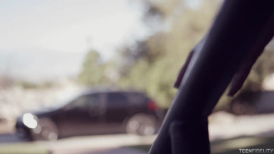 Teen Elsadreamjean Makes Her Stepdad Fuck Her